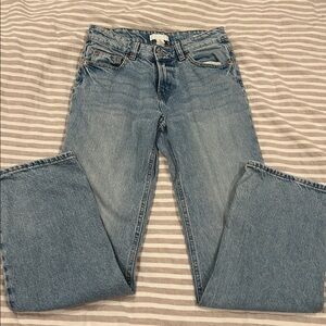 H&M Women’s Straight leg Jean size 2